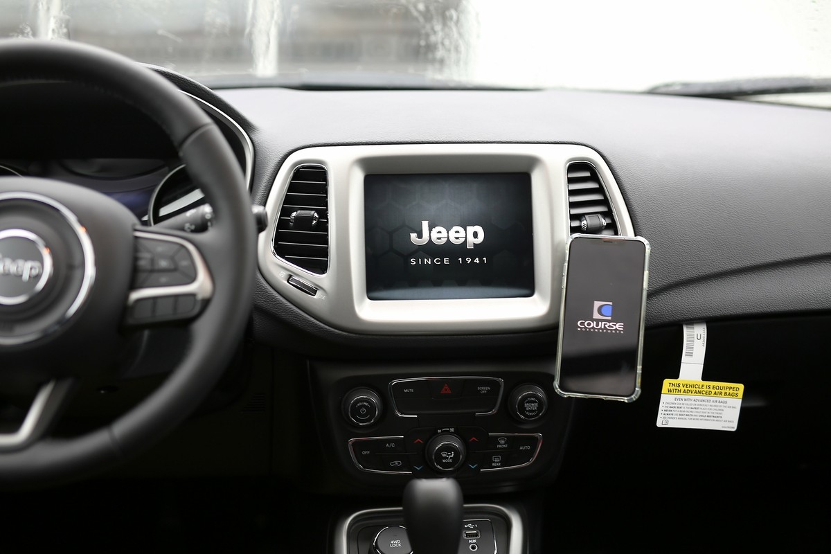 DirectFit Phone Mount Jeep Compass (2017-Present)