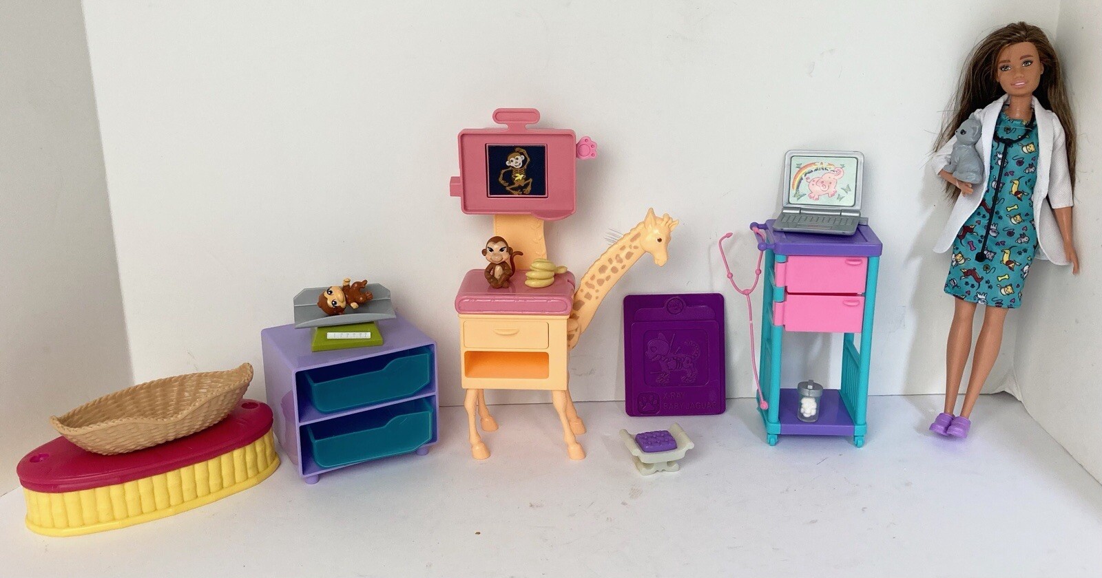 Barbie Zoologist Vet Baby Animal Doctor Doll Playset Monkey Cat Pet