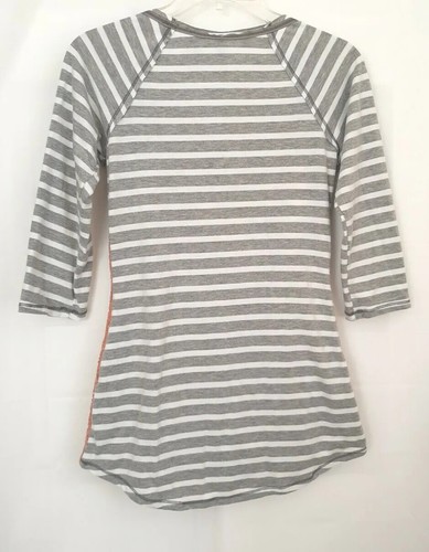 Ladies' Top by BKE, sz M, peach lace on front bodice w/gray and white, pre-owned - Picture 3 of 5