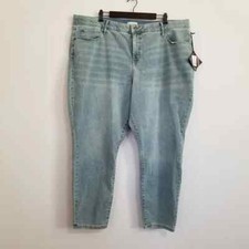 NWT Ava  Viv Light Wash Mid Rise Skinny Jeans Size 26