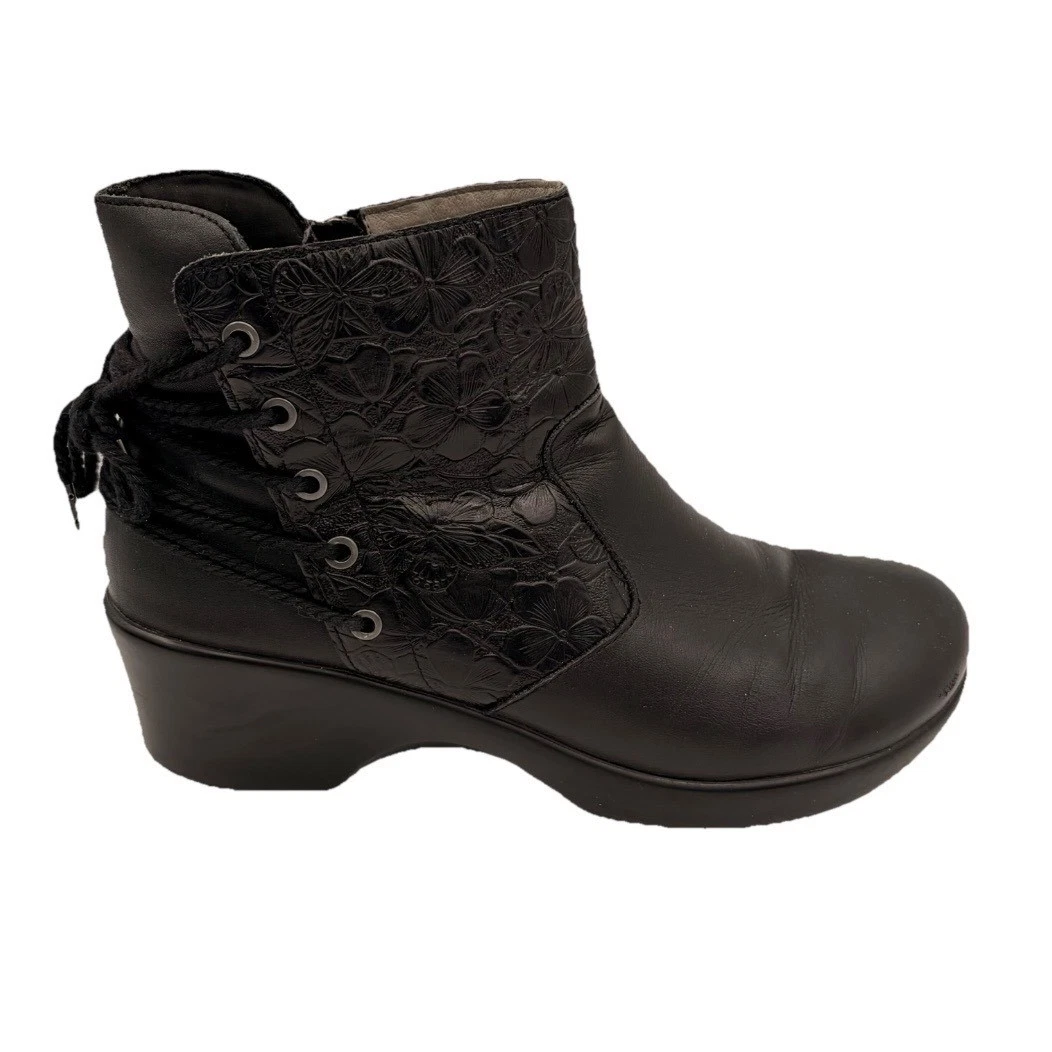 princess diana in the black dress Revere Women's Plymouth Boots main image 0