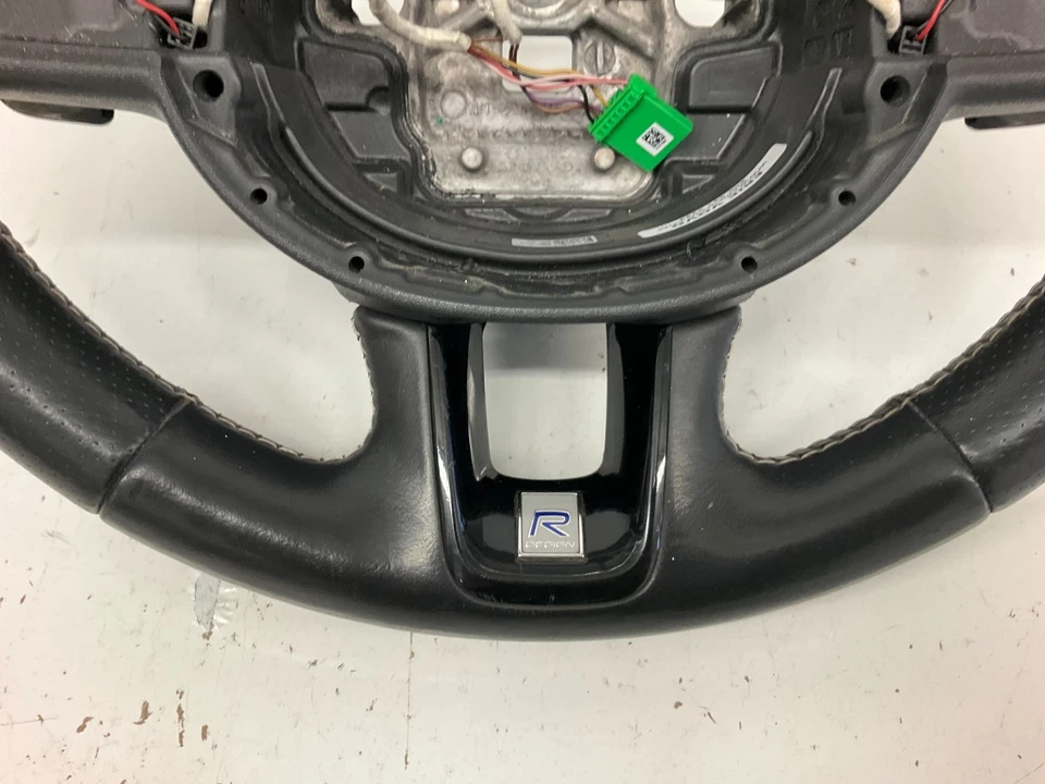 17-22 Volvo S60 V60 S90 V90 XC90 XC60 R Diseño con Volante de Cambio de Paleta Foto 2 de 4