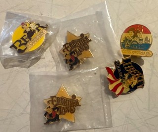 Walt Disney World lot 5 Vintage Pins