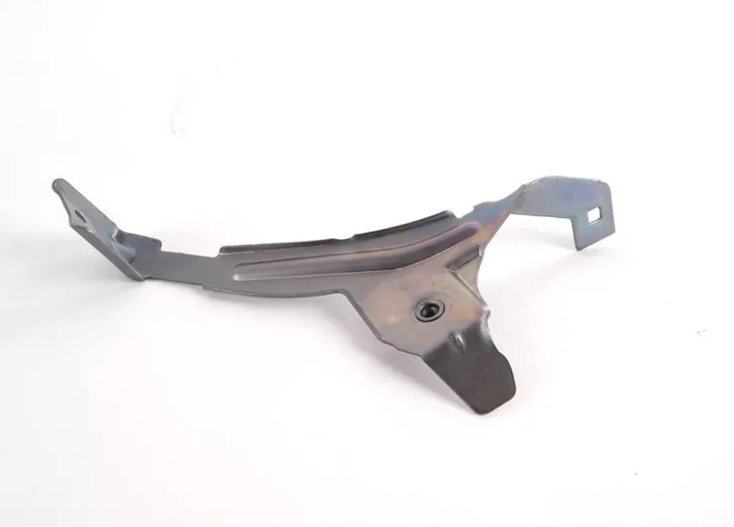 NEW BMW 5 E60 FRONT LEFT FENDER MOUNT BRACKET 51647161451 7161451 