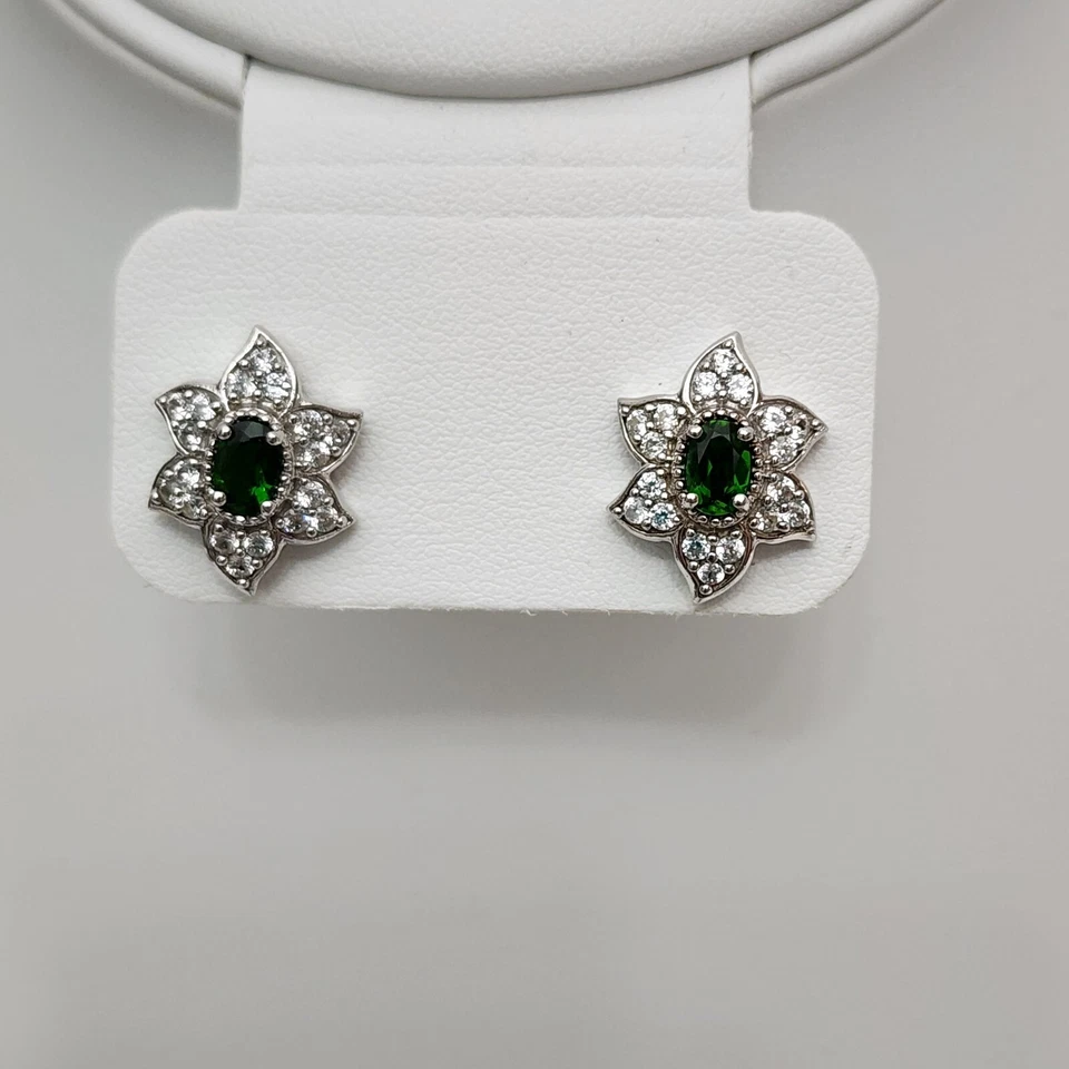 Pendientes D'Joy Natural Ruso Diópsido y Circón Platino Sobre Plata de Ley Foto 4 de 4