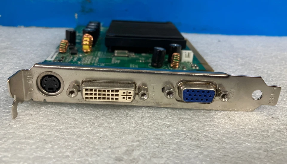 EVGA GeForce 7200GS 256MB DDR2 PCI-E Graphics Video Card 256-P2-N429-LR ~ - Image 3 of 4