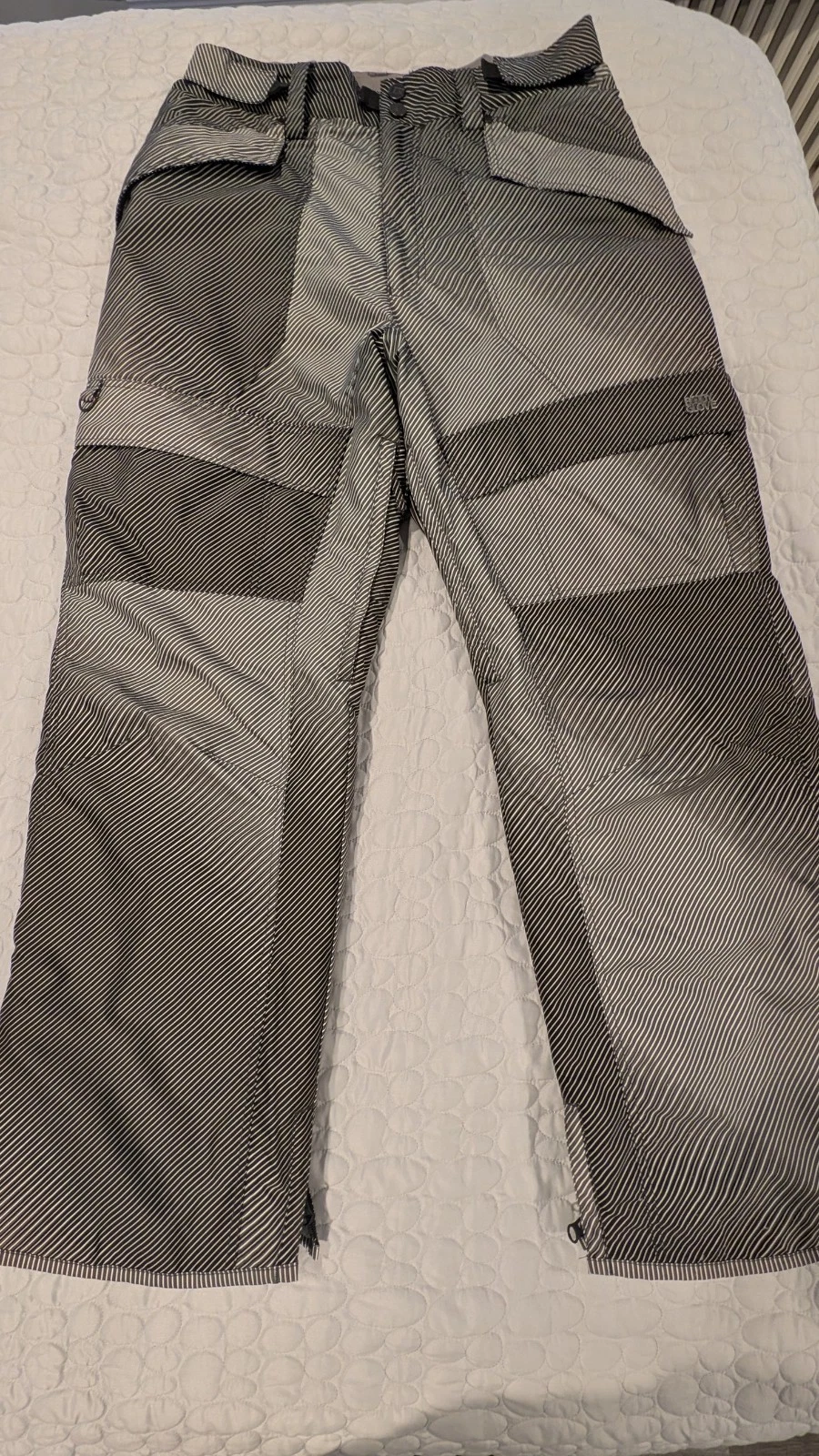 Body Glove Geometric Ski / Snowboard Pants. Mens Large
