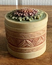 Vintage Handcast Designs Resin Floral Flower Lidded Trinket Pot Pill  Box 2”