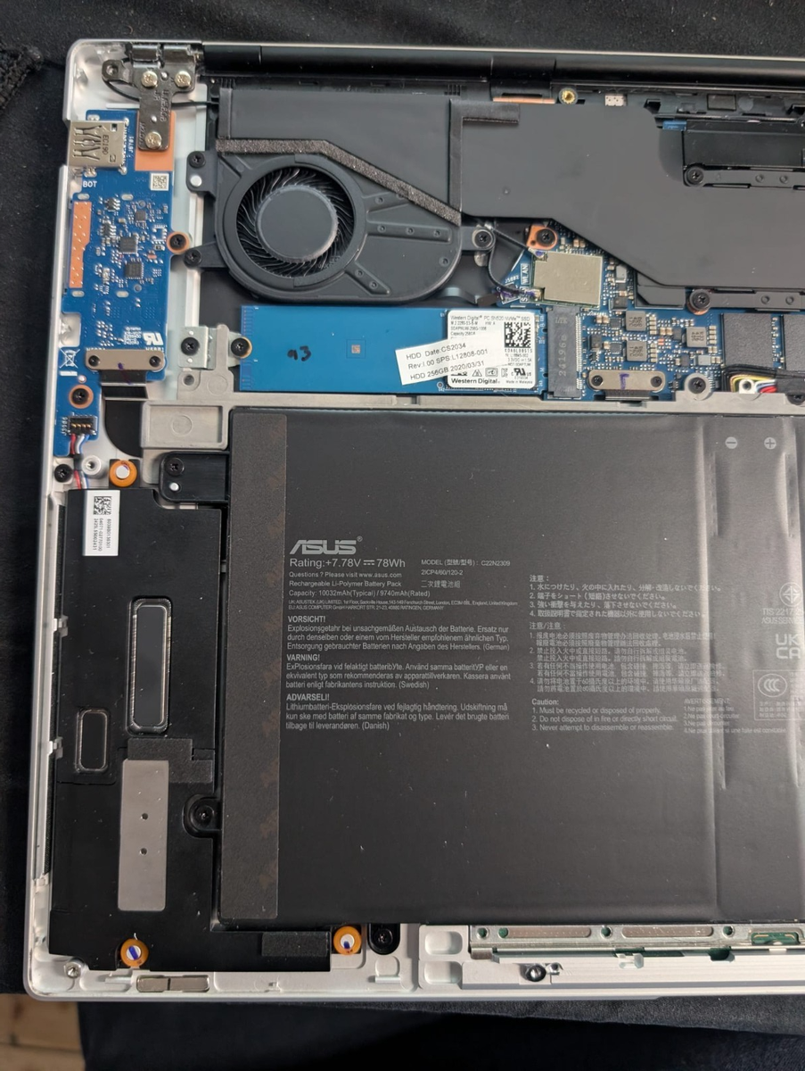 Asus Zenbook S16 UM5606WA AMD Ryzen AI 9 365 24GB DDR5 256GB SSD