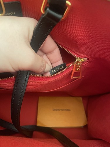 Louis Vuitton Monogram Onthego Gm - Picture 12 of 22