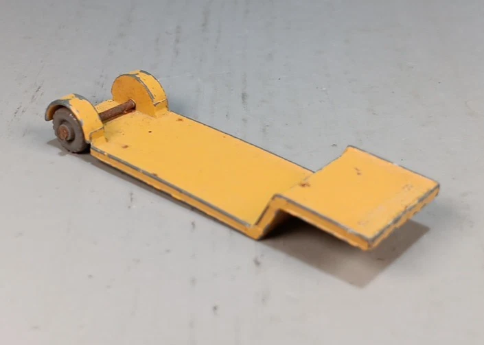 LESNEY Matchbox No. 27A BRITISH TRAILER GREY WHEELS No Truck - Image 2 of 4