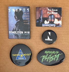 5 1993 POP CULTURE: *MOVIES*TV*COMICS* Pinback Buttons! ROBOCOP, DEMOLITION MAN,