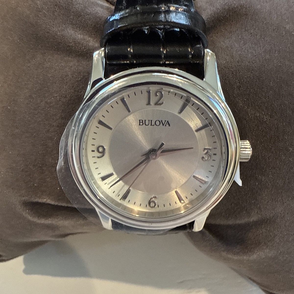 New with tags and original box Leather band Bulova watch 96T58 Bulova Womens 96T58 Silver Tone Black Leather Strap 30mm  main image 3