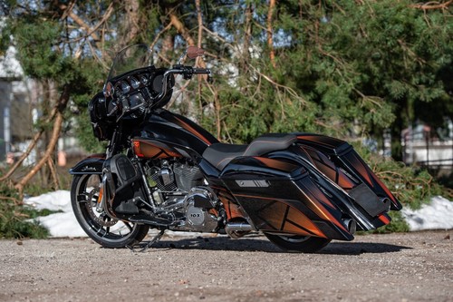 Magnus Stretched Saddlebags w/o Lids for Harley Davidson Touring 2014 up models - Picture 2 of 6