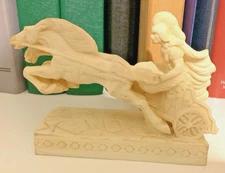 VINTAGE ROMAN WARRIOR GLADIATOR on CHARIOT W/HORSES Resin Figurine Sculpture