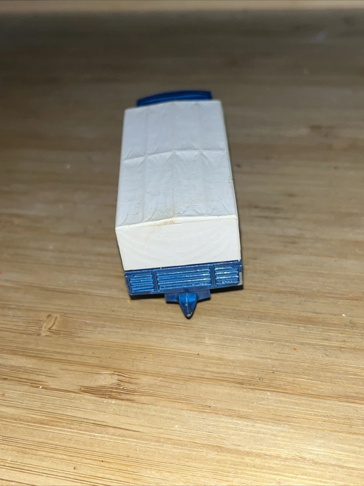 CAMINHÃO/CAMINHÃO USADO MAJORETTE 241 'SAVIEM BACHE - SERNAM' 1:100. VINTAGE #110 - Imagem 4 de 4