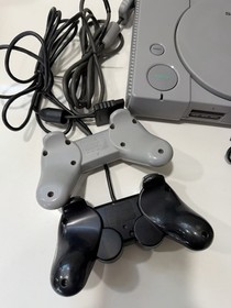 Sony PlayStation 1 PS1 SCPH-5501 Game Console - 2 Remotes And Cords - TESTED