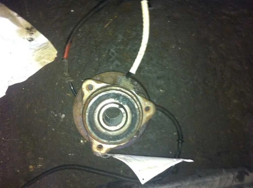 98-02 福特探险者 2 门运动套装前轮毂 4x4 — 第 3/4 张图片