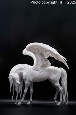 Pegasus Modellpferd Künstler Resin - weiße Resinfigur - unbemalt - 10'' groß
