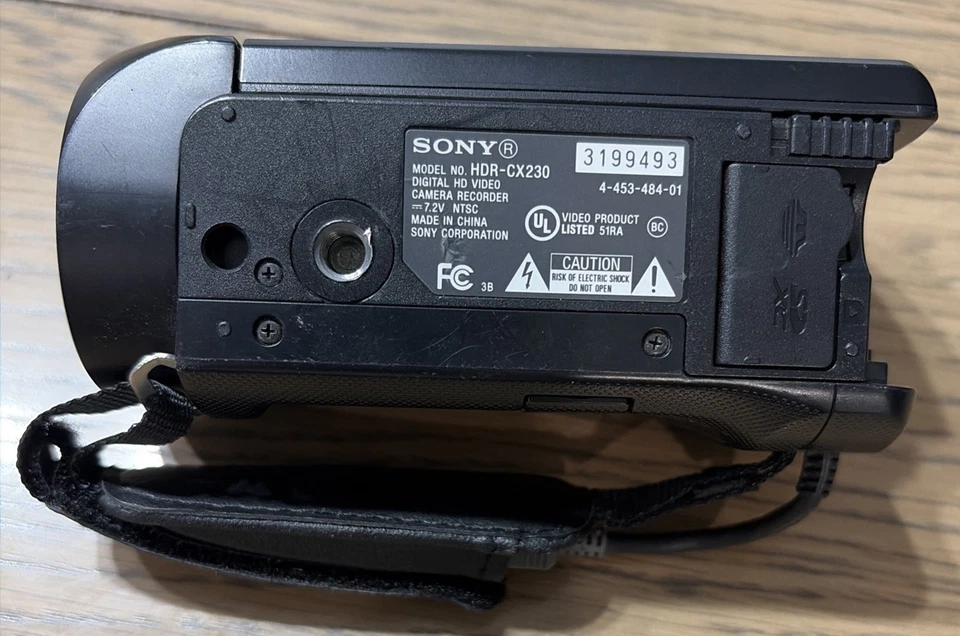 Sony Handycam DCR-CX230 Black CAMCORDER, NO CHARGER OR BATTERY. UNTESTED - Image 3 of 4