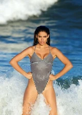 Sara Sampaio Glossy 8X10 Photo Picture Print Image E