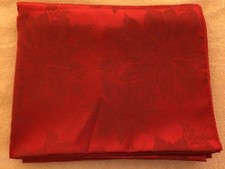 Formal holiday table cloth and napkins