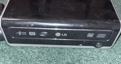 LG External GE24 DVD+/-RW (+/-R DL)/DVD-RAM Super Multi Rewriter Silent Play - Picture 2 of 3