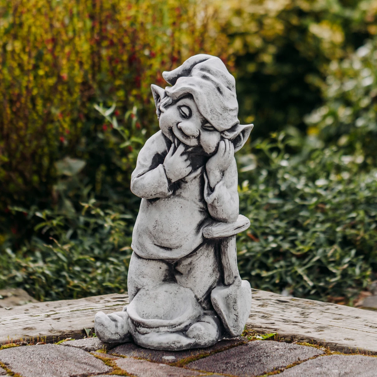 Statua di gnomi da giardino a energia solare, lampada a forma di gnomo da esterno, decorazione decorativa per prato nano, scultura decorativa in resina per cortile e prato (struttura una casa