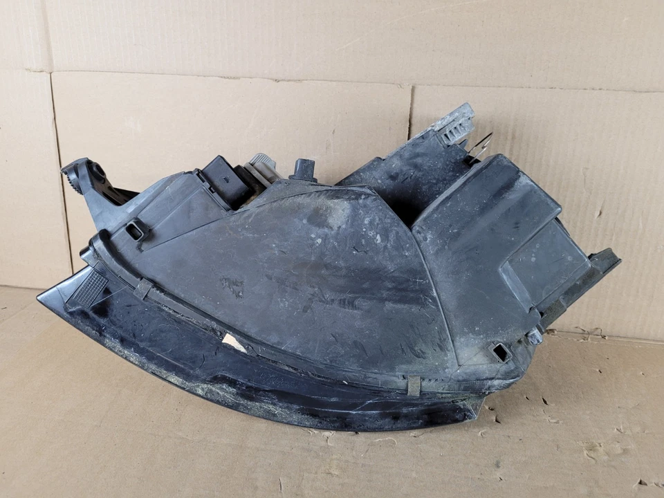 2003-2006 AUDI TT HIS DARK GREY HOUSING RH PASSENGER-SIDE OEM HEADLIGHT 196850 — 第 4/4 张图片