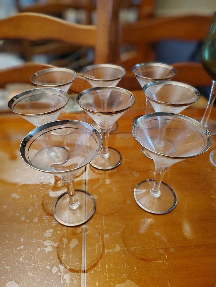 Vaso de Martini/Champán Vintage; Borde Platino Plateado, Juego de 8 Foto 2 de 2