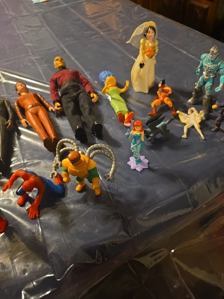 Lote de 14 figuras de acción diferentes de varias películas y programas de televisión Foto 4 de 4