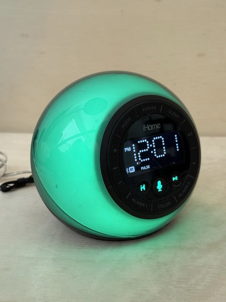 iHome iBT297 Bluetooth Alarm Clock FM Radio & Multicolor Color Changing To Beat - Image 3 of 4
