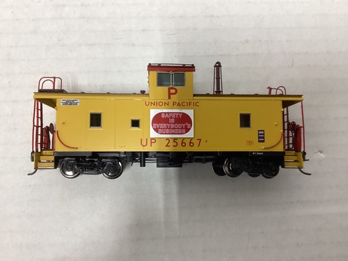 Overland Models #3976.2 latón "Union Pacific" CA-9 caboose Rd # 25667 | Condition: New
