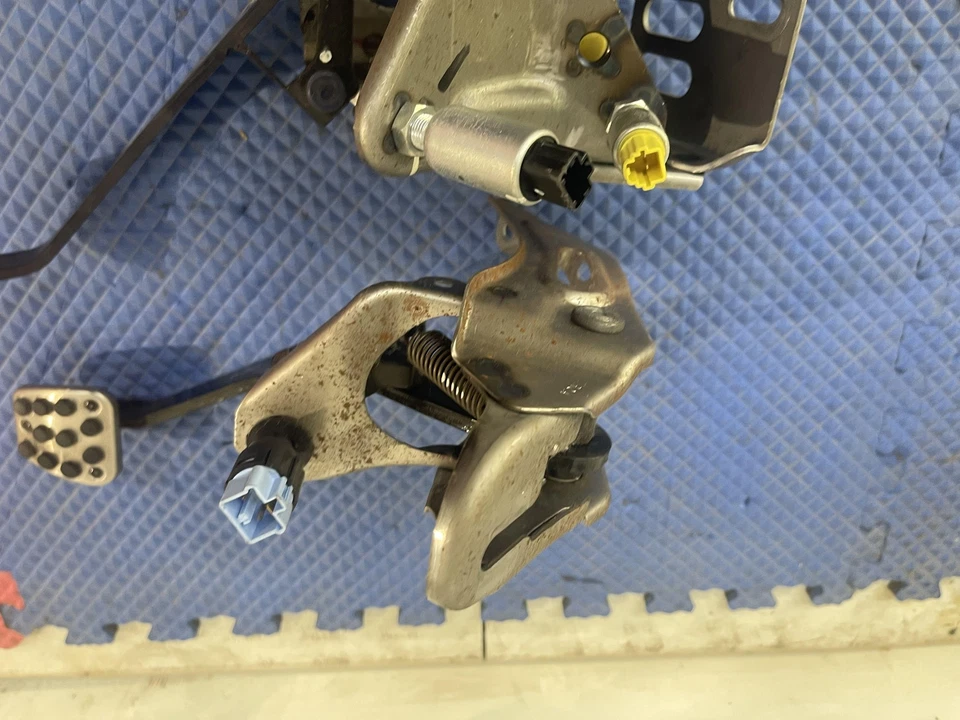 Juego de embrague y pedal de freno 12-15 Honda Civic Si probado OEM bueno Foto 3 de 4