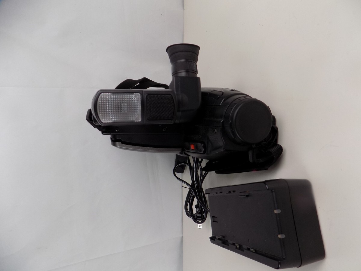 Vintage Hitachi VM-3700A VHS Movie Camera Recorder Camcorder