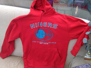 Star Trek Deep Space Nine "Niners" red hoodie barely worn lovely item!