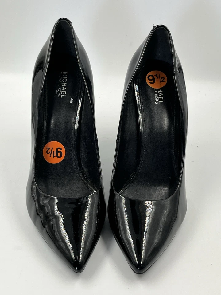 Biqueira agulha feminina Michael Kors couro envernizado preto tamanho 9,5 M EUA - Imagem 2 de 4