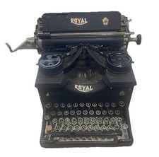 Royal Typewriter Vintage - Great Condition - Clean thumbnail