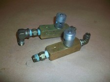 2pc Parker F400B Flow Control Valve  USED