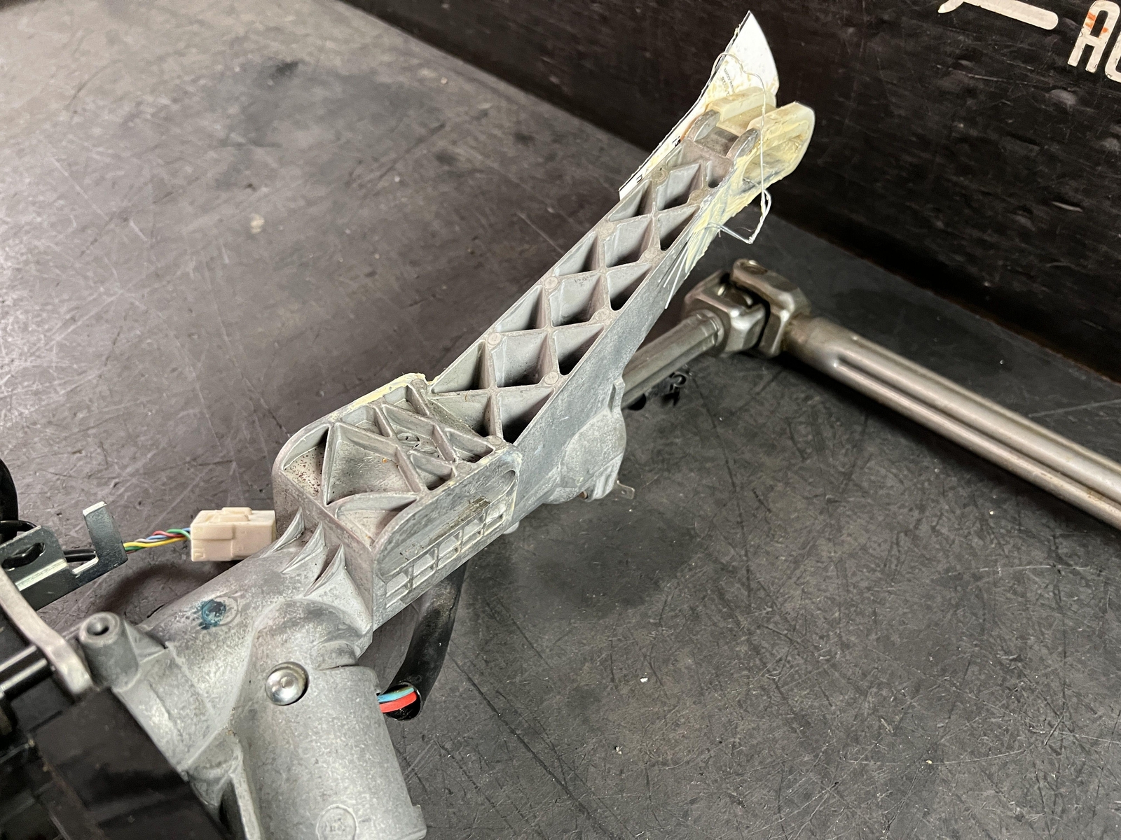 02-06 MASERATI SPYDER STEERING COLUMN W/ PADDLE SHIFTERS & KEY