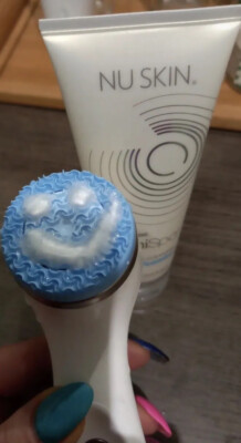 Blue NuSkin ageLOC LumiSpa iO Facial Device with Cleanser NORMAL
