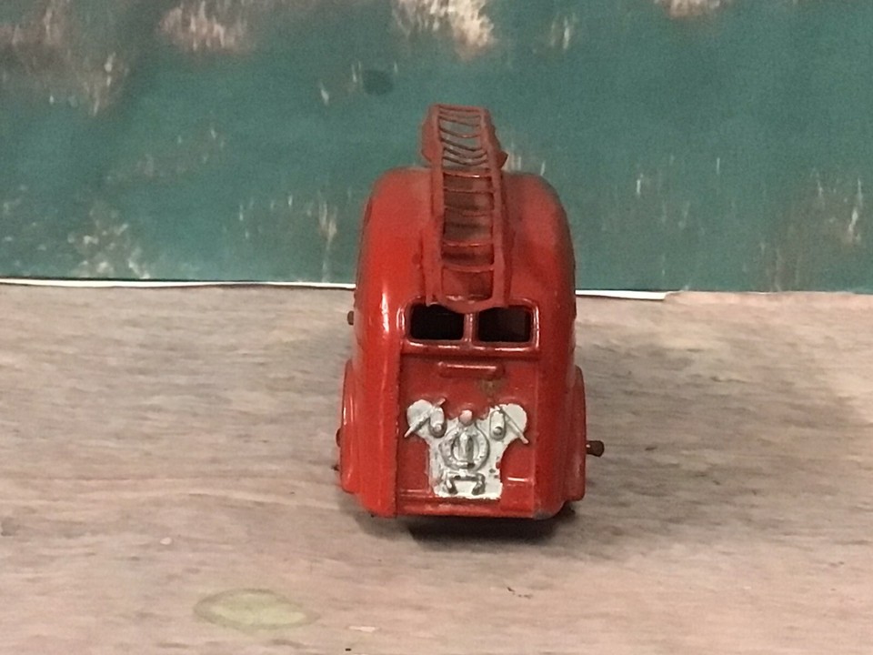 Vintage DINKY TOYS 25h. STREAMLINE FIRE ENGINE. Red. Made In England ...