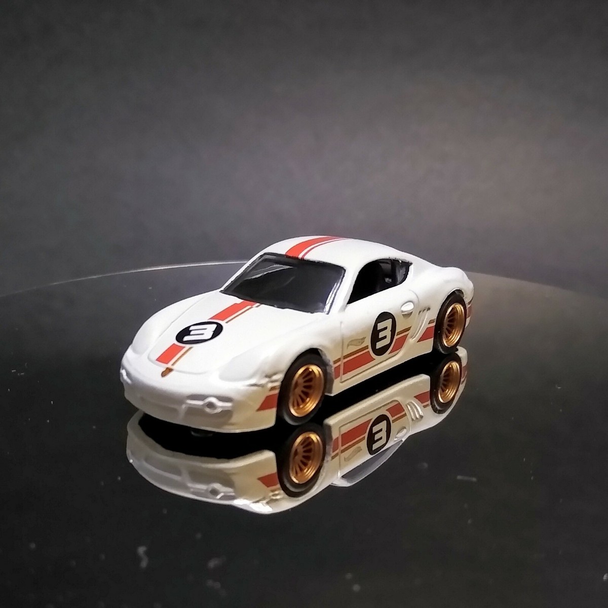 Hot Wheels Mystery Models Porsche Cayman S 1/64 - Édition 2020 Avec Autocollant, Neuve