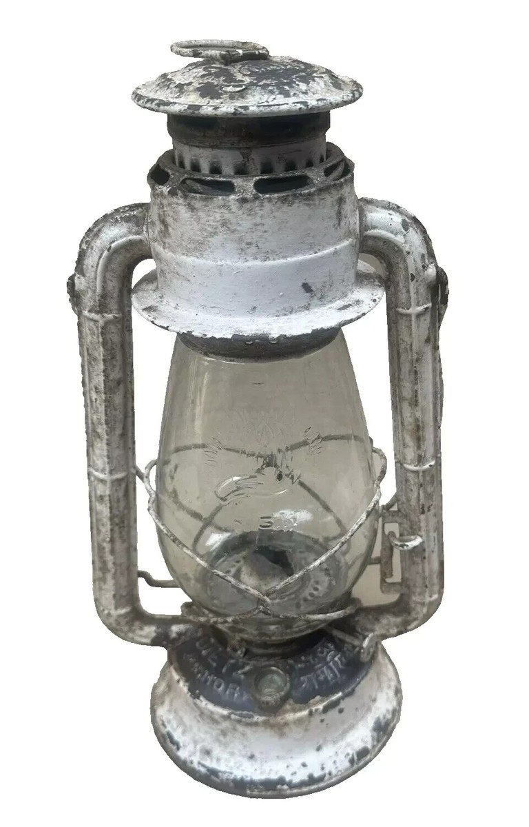 Antique DIETZ JUNIOR LANTERN NY USA IRON kerosene Home oil lamp