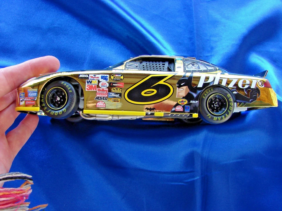 NASCAR Mark Martin #6 Justice League Batman Gold 2004 Diecast 1:24 Car DC Comics - Image 2 of 4