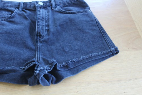 Womens Urban Outfitters Black High Waisted Denim Shorts - Size Small - Picture 5 of 8
