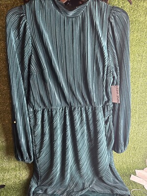 green emerald velvet dress Nine West Women's Flutter Sleeve Swing Dress, Fresh Green MULTI-9NH, 8 at  Amazon Women's Clothing store