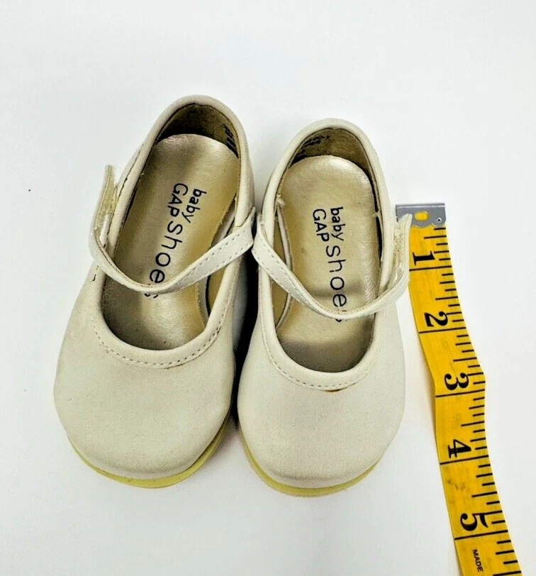 Zapatos de bebé Baby Gap Mary Janes con correa de gancho y bucle talla 3 en caja original Foto 4 de 4