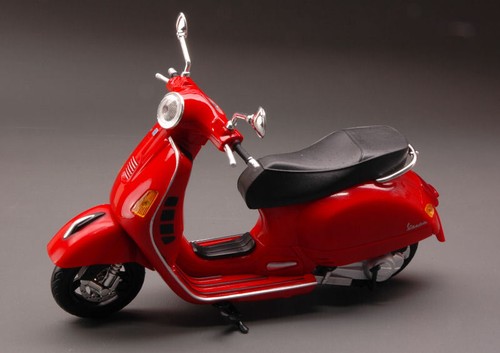 Vespa Piaggio GTS 300 Super 2008 1:12 Modell 57243W New Ray
