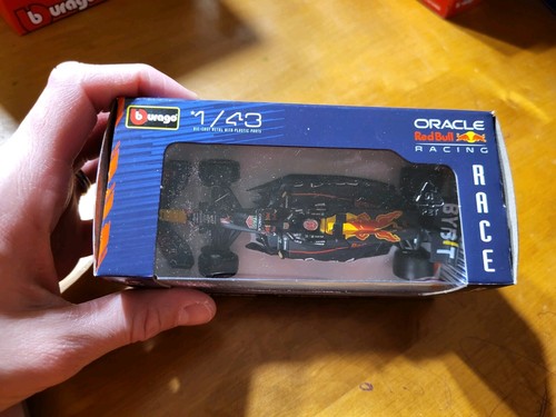 Burago Formula 1 Racing Team RB19 Oracle Red Bull F1 1/43 Verstappen #1 Bburago - Imagen 5 de 8